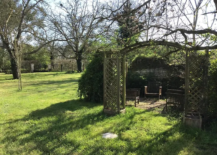 Le Du Bois De Sanzay